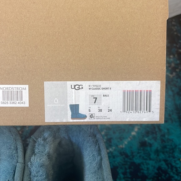 UGG W Classic Short II size 7 Balsam - Picture 5 of 5